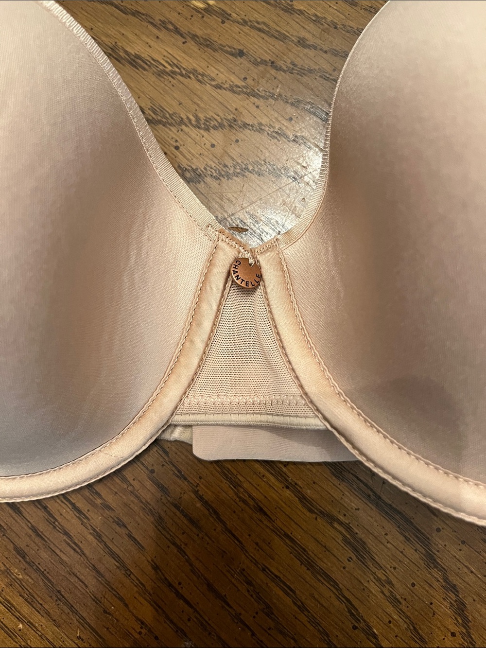Chantelle Light Nude Smooth Underwire T-Shirt Bra, size 34 D, new with tags - Picture 4 of 13